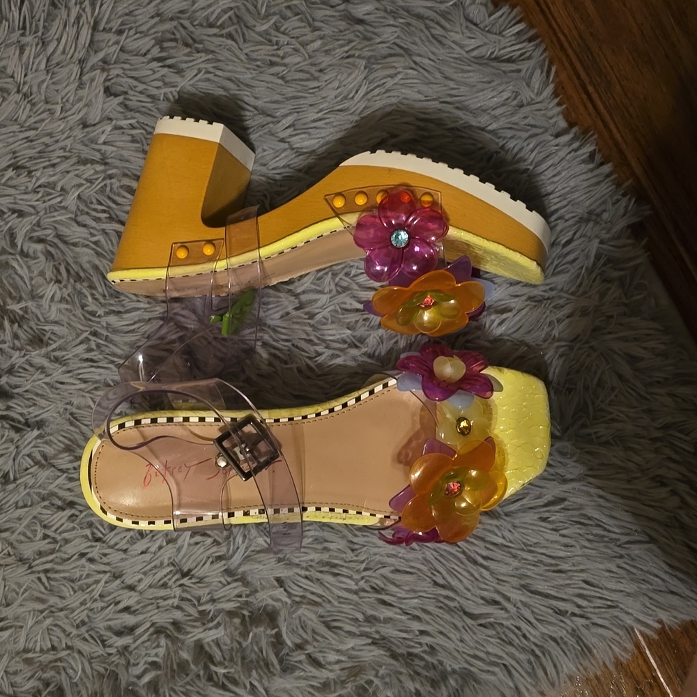 Betsey Johnson Floryn Sandals